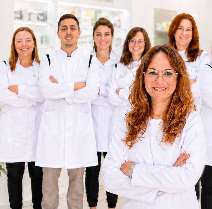 equipo de farmacéuticos en Farmacia Noche y Día Torremolinos