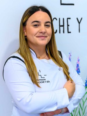 María, técnico en en Farmacia Noche y Día
